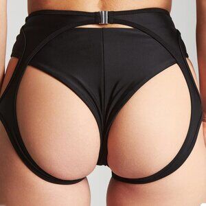 Like New Harna Pole shorts - Black, Size M